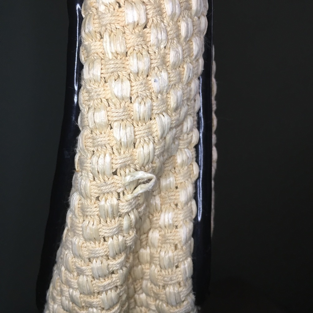 Woven Handbag - Picture 3 of 3